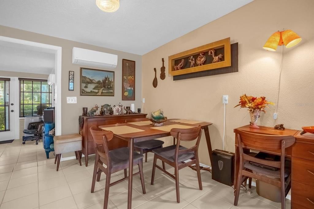 For Sale: $379,000 (2 beds, 2 baths, 1103 Square Feet)