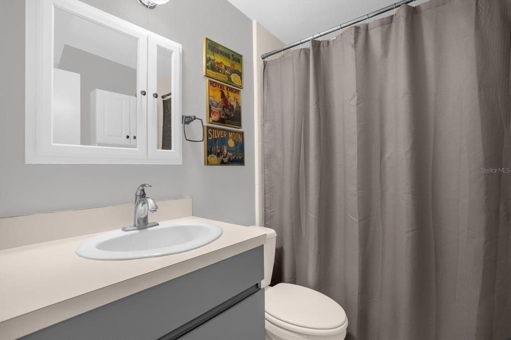 For Sale: $379,000 (2 beds, 2 baths, 1103 Square Feet)
