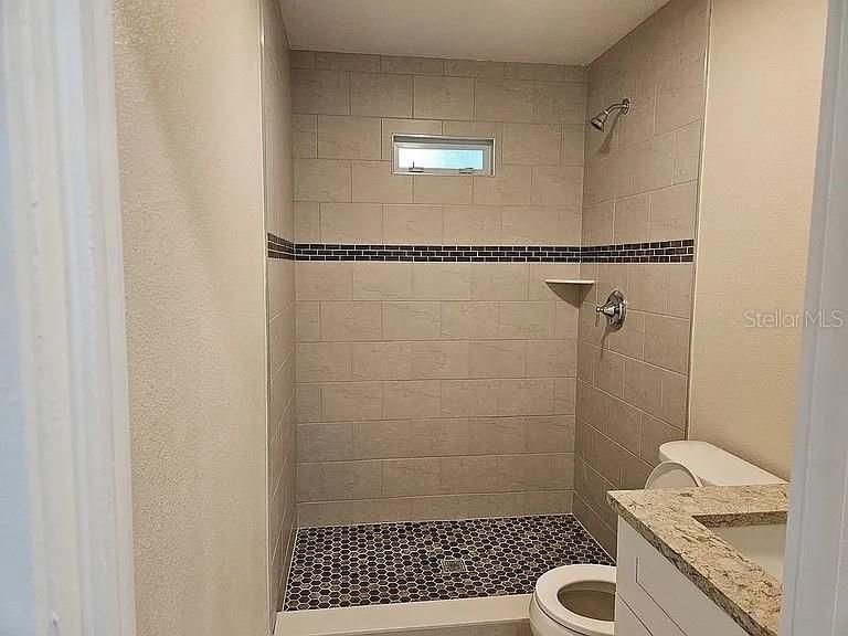 Active With Contract: $230,000 (3 beds, 1 baths, 912 Square Feet)
