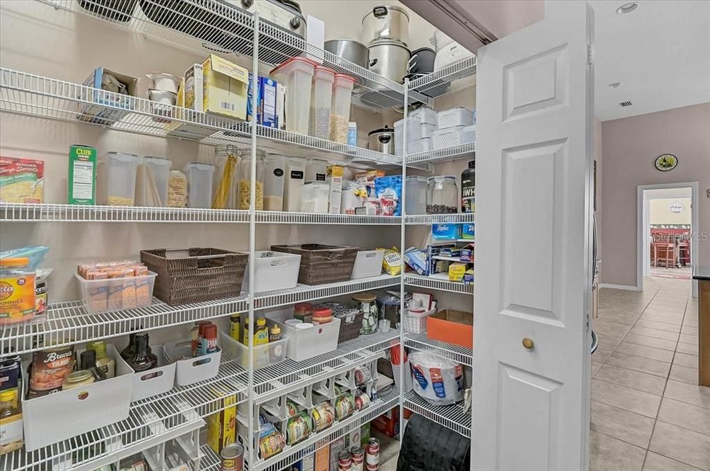 En Venta: $899,999 (3 camas, 3 baños, 2784 Pies cuadrados)