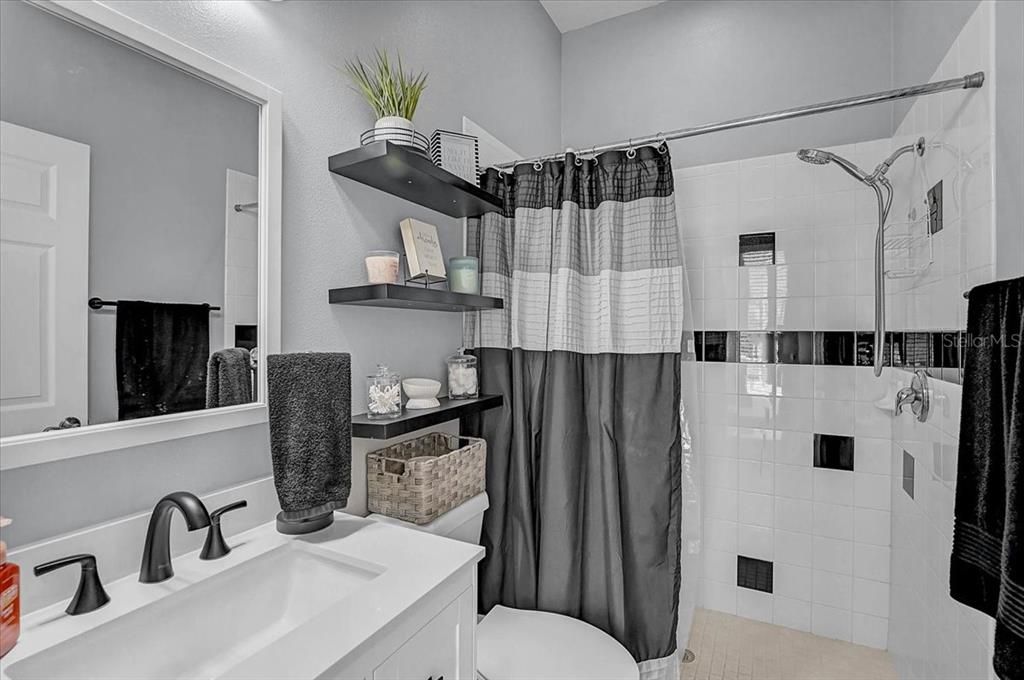 En Venta: $899,999 (3 camas, 3 baños, 2784 Pies cuadrados)