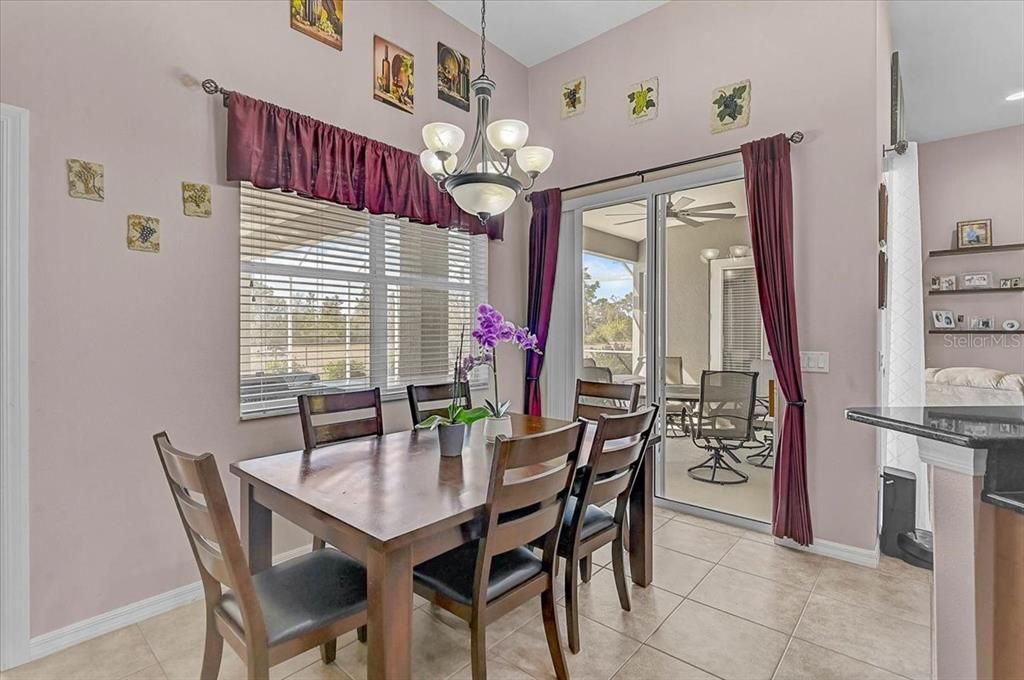 En Venta: $899,999 (3 camas, 3 baños, 2784 Pies cuadrados)