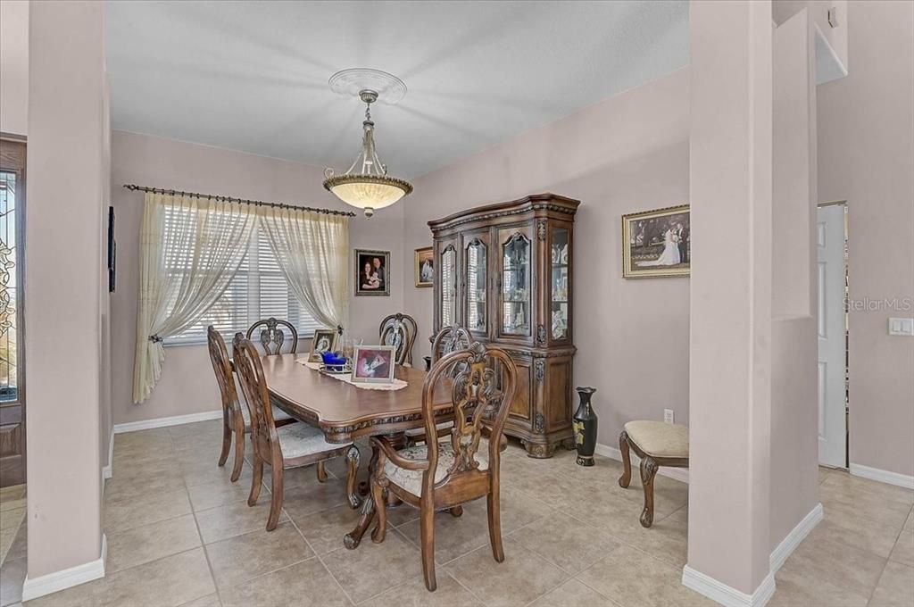 En Venta: $899,999 (3 camas, 3 baños, 2784 Pies cuadrados)