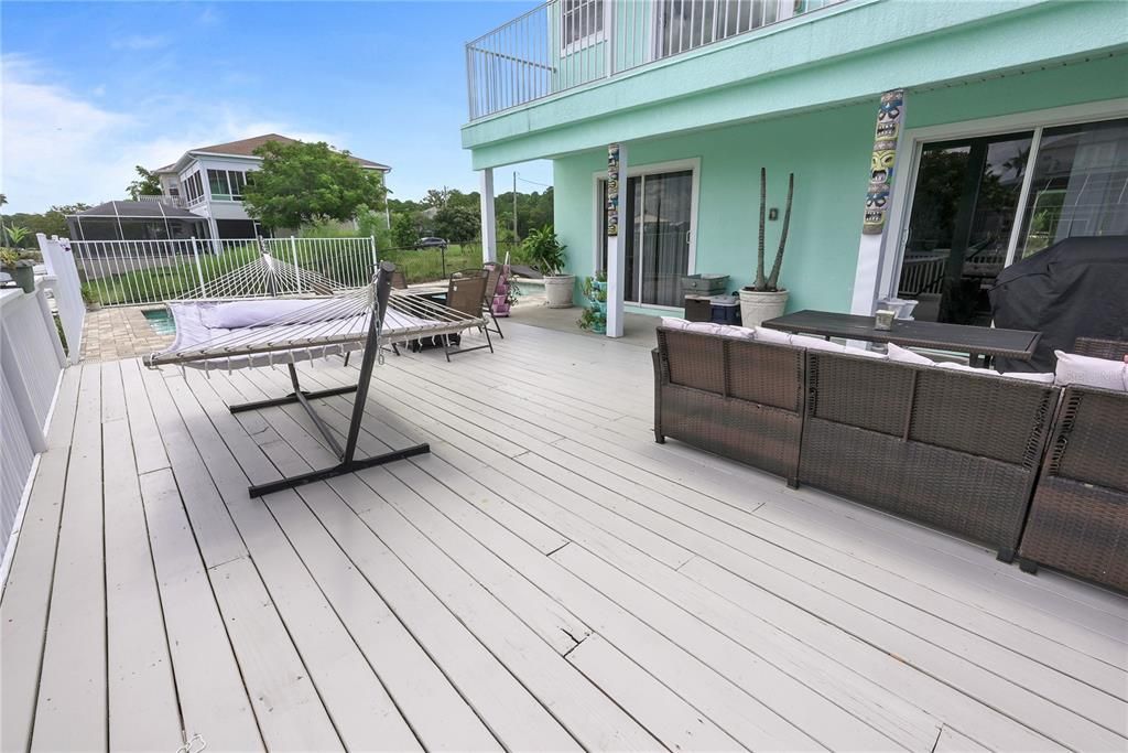 For Sale: $585,000 (3 beds, 2 baths, 1976 Square Feet)
