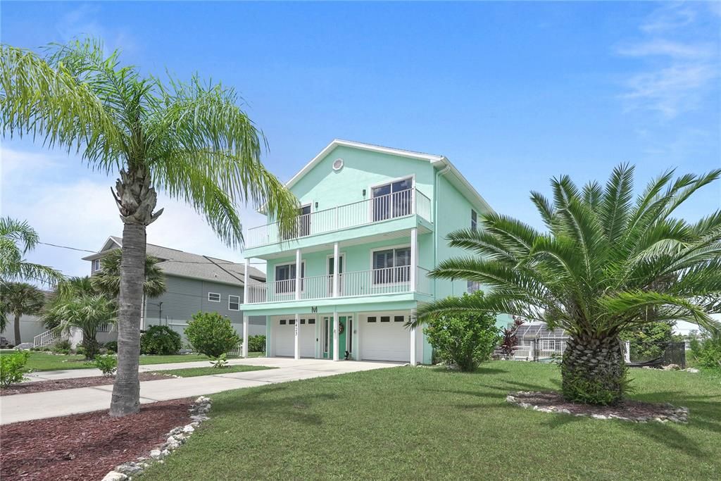 For Sale: $585,000 (3 beds, 2 baths, 1976 Square Feet)