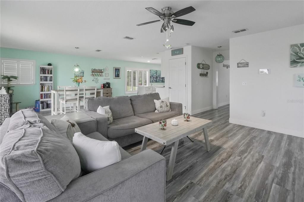 For Sale: $585,000 (3 beds, 2 baths, 1976 Square Feet)