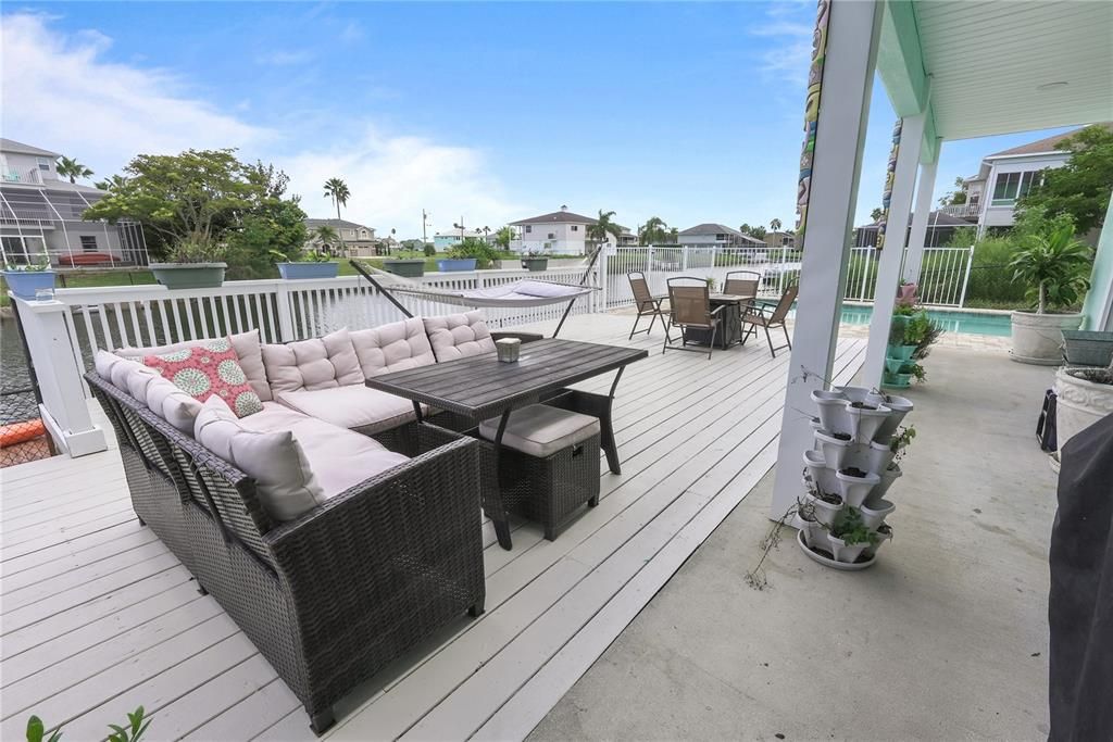 For Sale: $585,000 (3 beds, 2 baths, 1976 Square Feet)