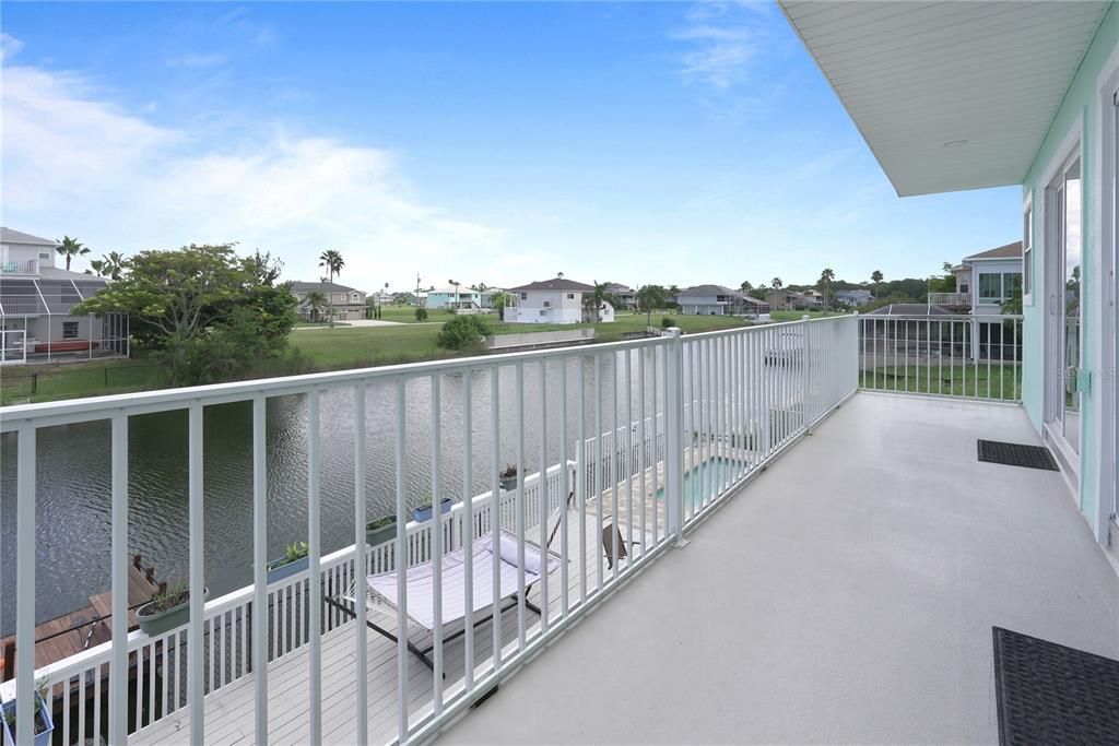 For Sale: $585,000 (3 beds, 2 baths, 1976 Square Feet)