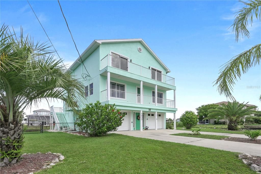 For Sale: $585,000 (3 beds, 2 baths, 1976 Square Feet)