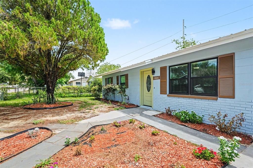 Active With Contract: $289,000 (4 beds, 2 baths, 1248 Square Feet)
