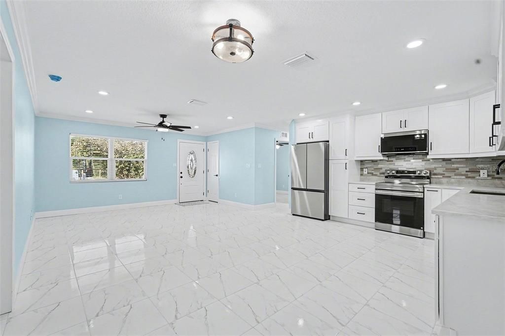 Active With Contract: $289,000 (4 beds, 2 baths, 1248 Square Feet)