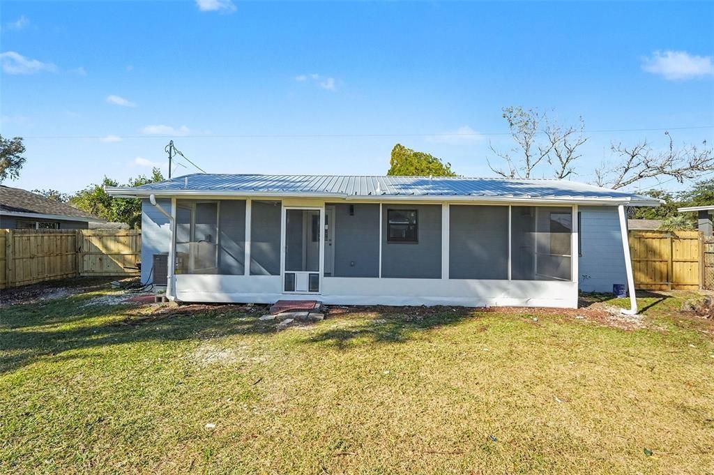 Active With Contract: $289,000 (4 beds, 2 baths, 1248 Square Feet)
