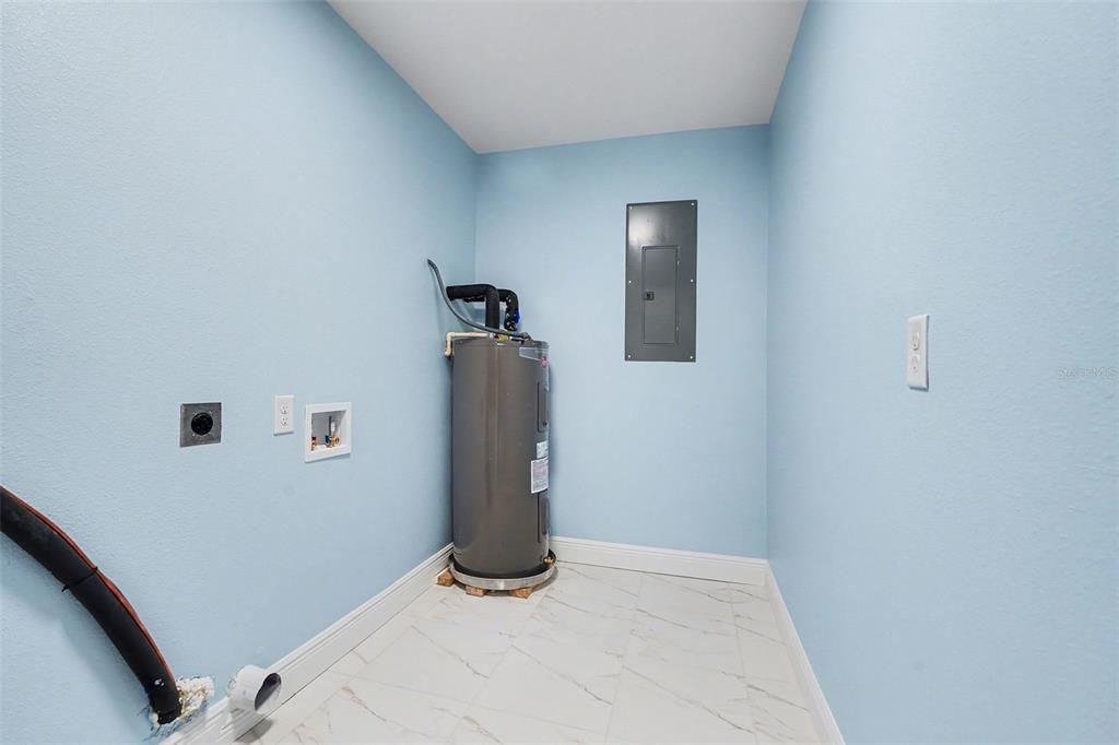 Active With Contract: $289,000 (4 beds, 2 baths, 1248 Square Feet)