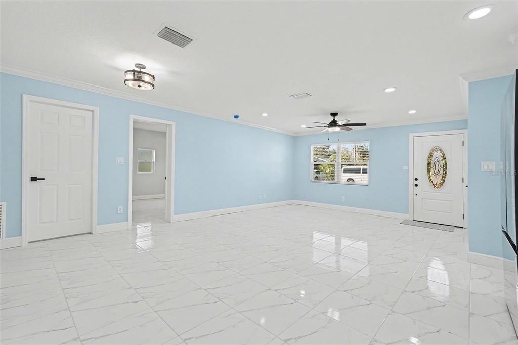 Active With Contract: $289,000 (4 beds, 2 baths, 1248 Square Feet)