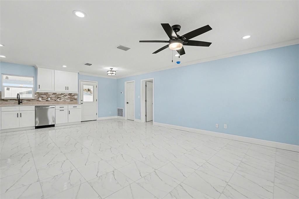 Active With Contract: $289,000 (4 beds, 2 baths, 1248 Square Feet)