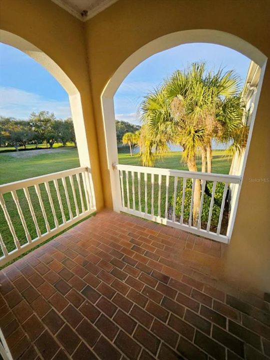 For Sale: $275,000 (1 beds, 1 baths, 623 Square Feet)