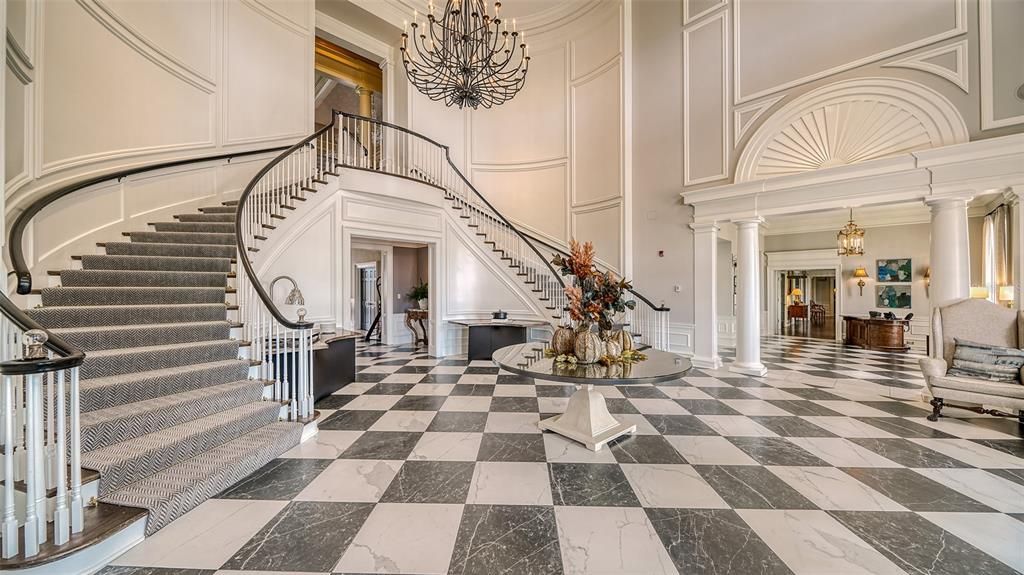 For Sale: $275,000 (1 beds, 1 baths, 623 Square Feet)