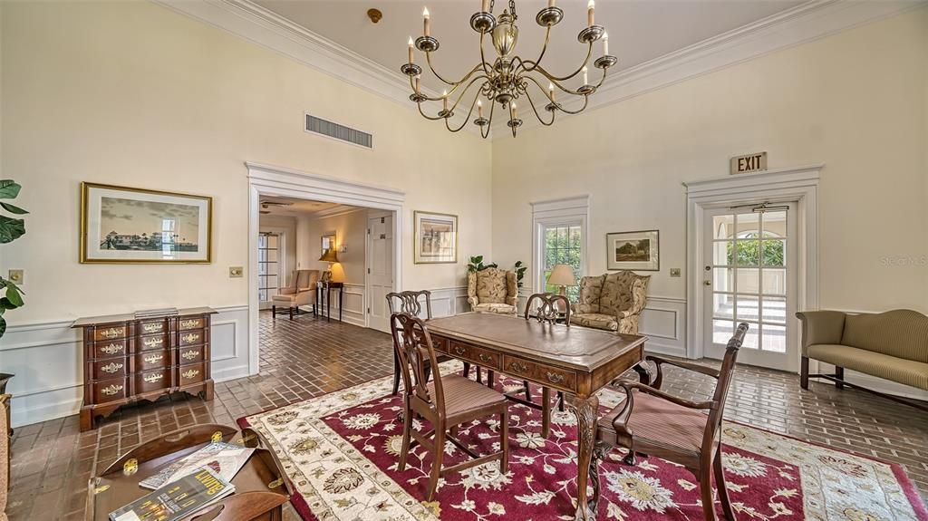 For Sale: $275,000 (1 beds, 1 baths, 623 Square Feet)