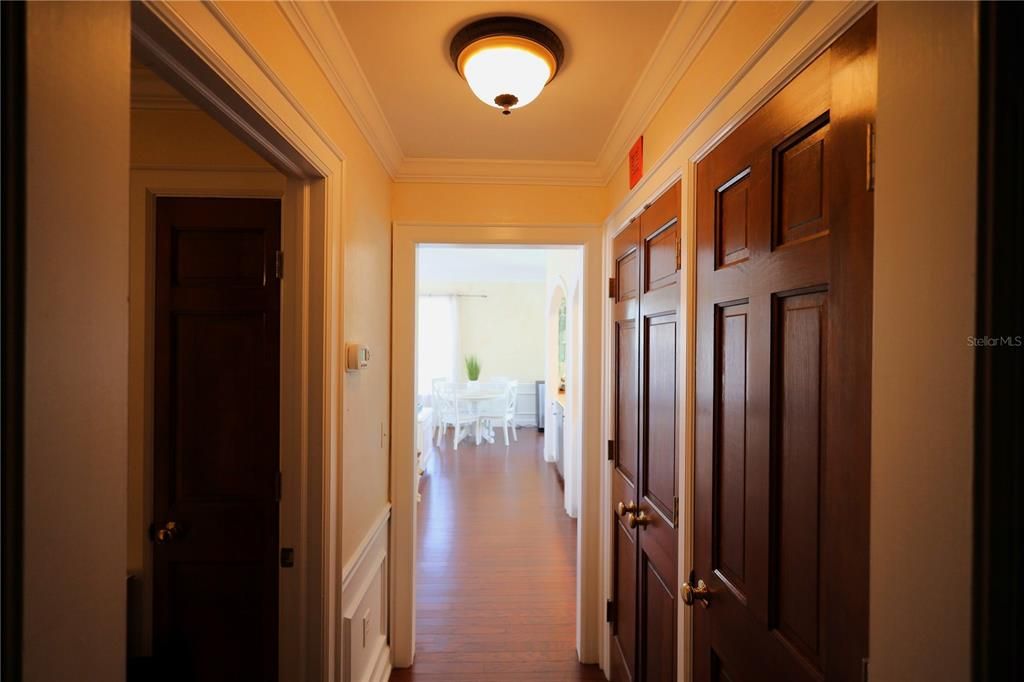 For Sale: $275,000 (1 beds, 1 baths, 623 Square Feet)