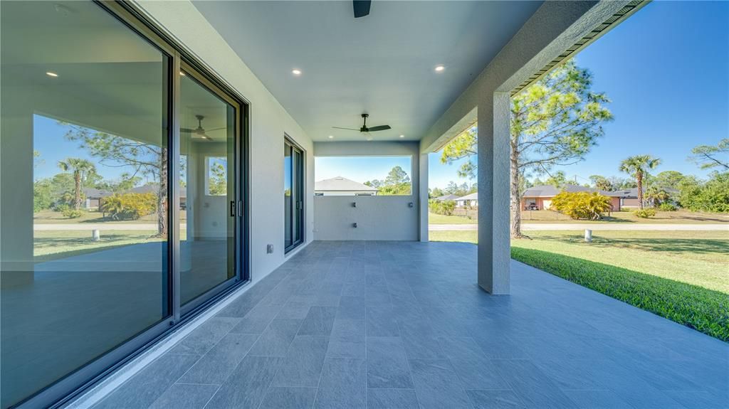 Activo con contrato: $369,900 (3 camas, 3 baños, 1894 Pies cuadrados)