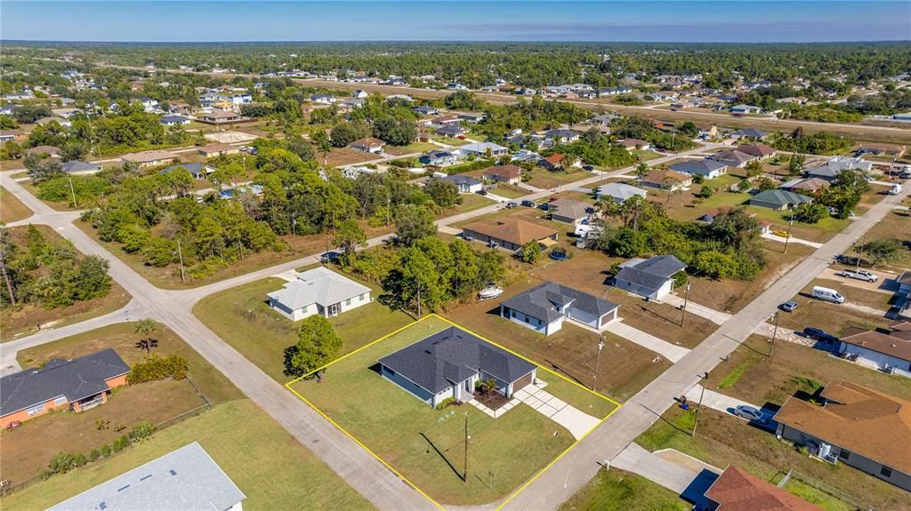 Activo con contrato: $369,900 (3 camas, 3 baños, 1894 Pies cuadrados)