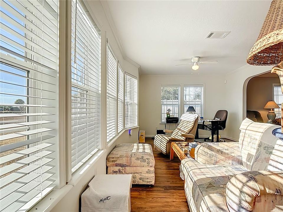 En Venta: $274,900 (2 camas, 2 baños, 1620 Pies cuadrados)