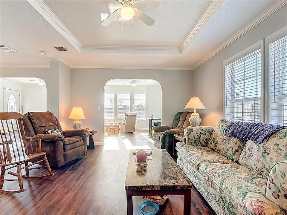 En Venta: $274,900 (2 camas, 2 baños, 1620 Pies cuadrados)