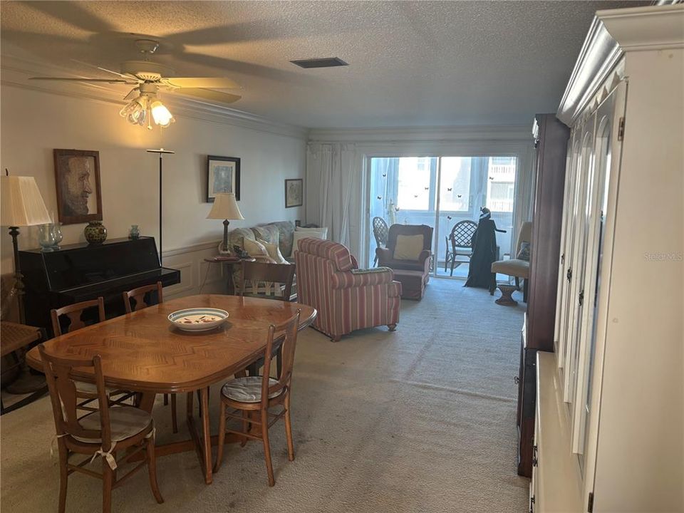 En Venta: $235,000 (2 camas, 2 baños, 1133 Pies cuadrados)