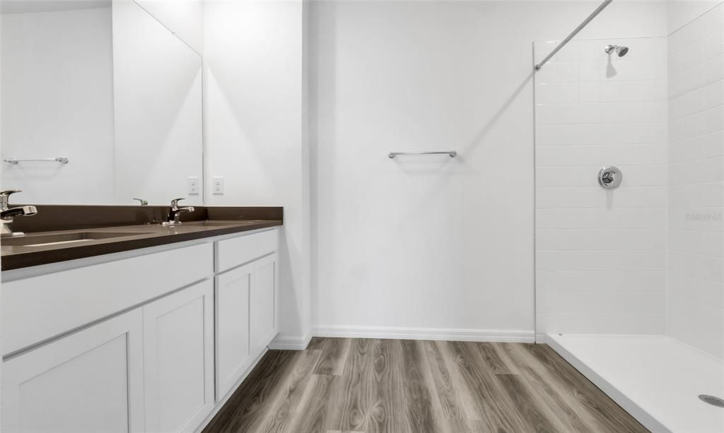 En Renta: $3,450 (5 camas, 3 baños, 2453 Pies cuadrados)