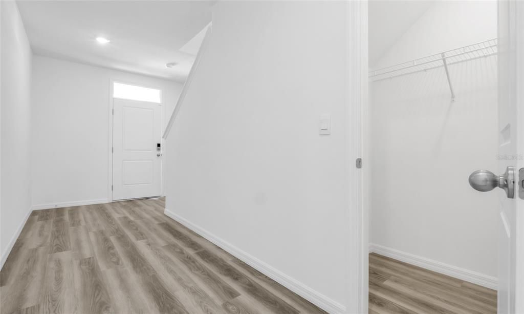 En Renta: $3,450 (5 camas, 3 baños, 2453 Pies cuadrados)