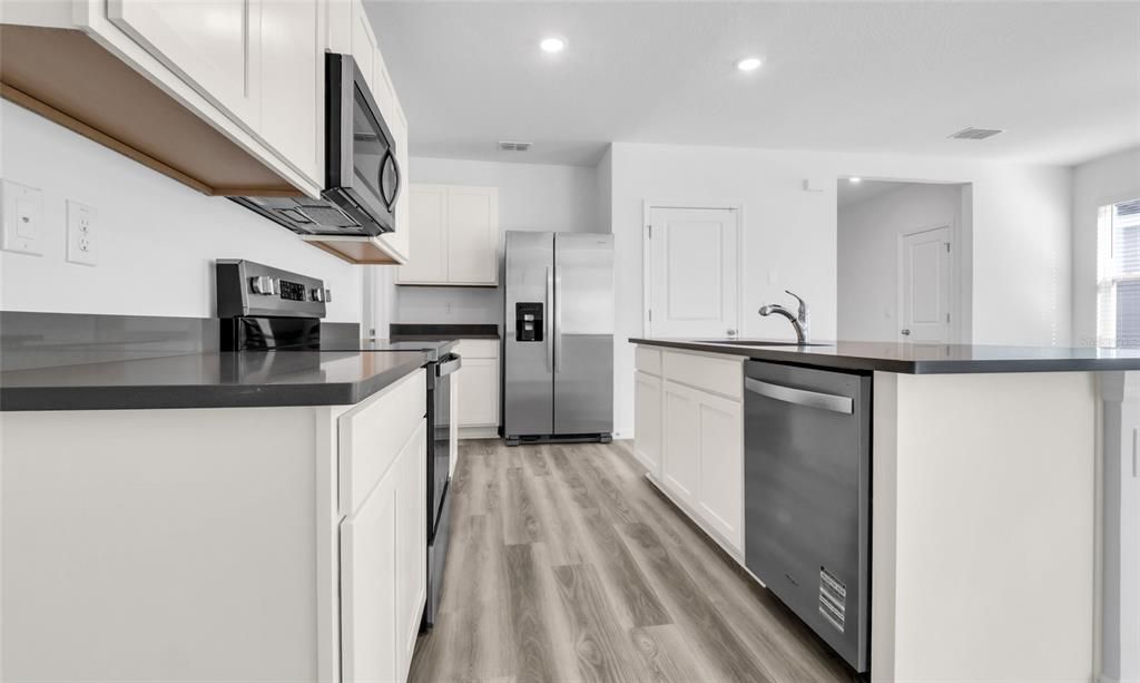 En Renta: $3,450 (5 camas, 3 baños, 2453 Pies cuadrados)