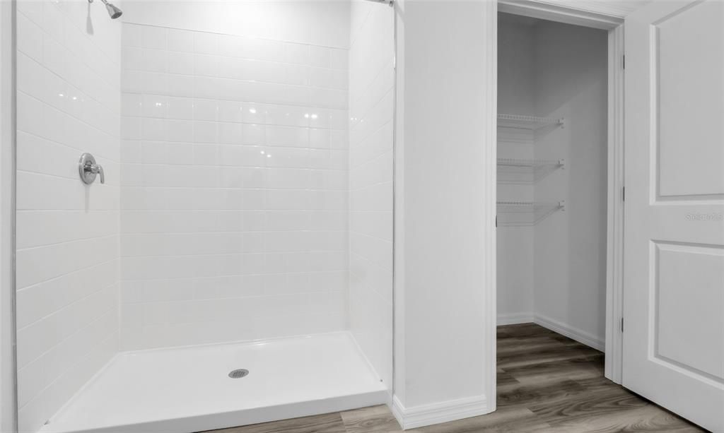 En Renta: $3,450 (5 camas, 3 baños, 2453 Pies cuadrados)