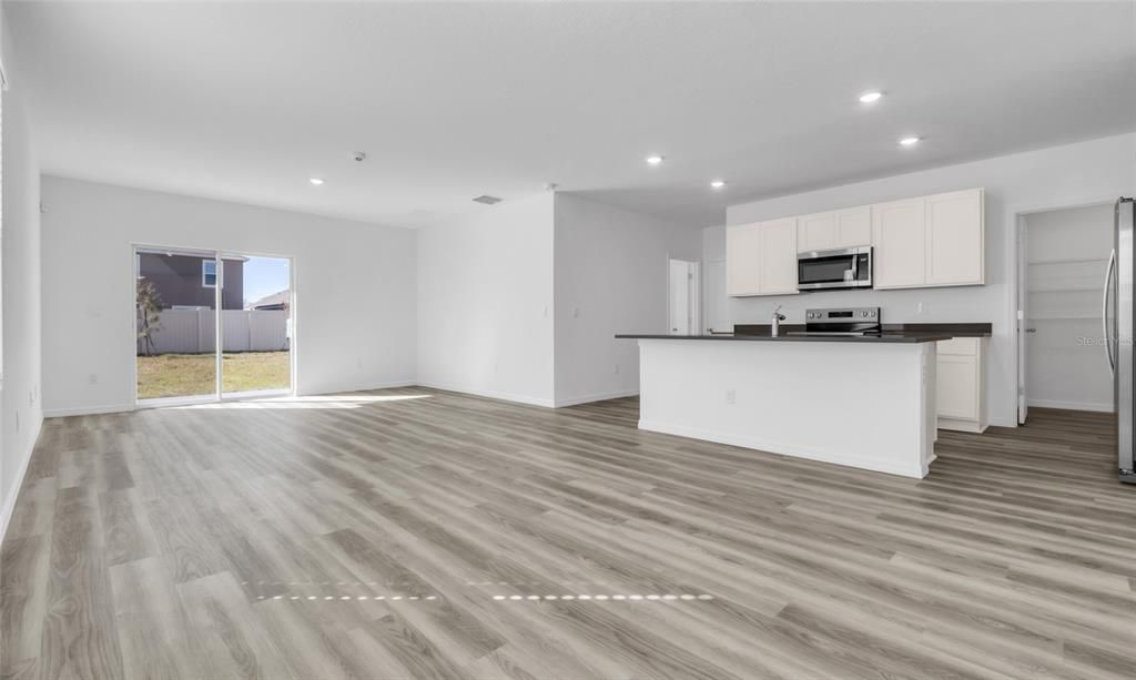 En Renta: $3,450 (5 camas, 3 baños, 2453 Pies cuadrados)
