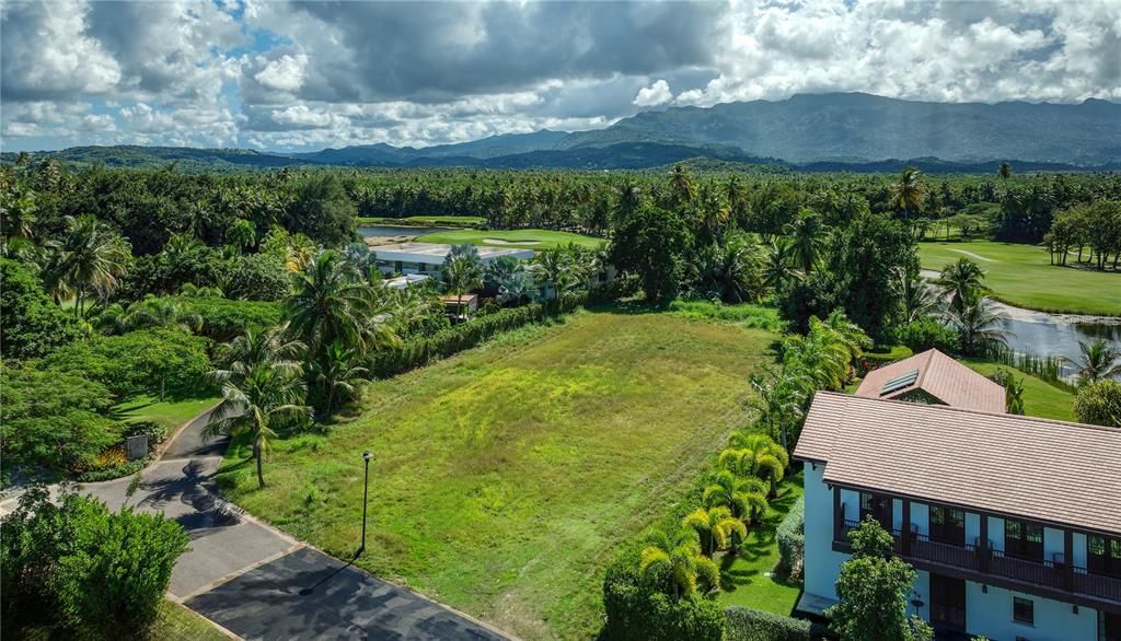 For Sale: $3,900,000 (1.01 acres)