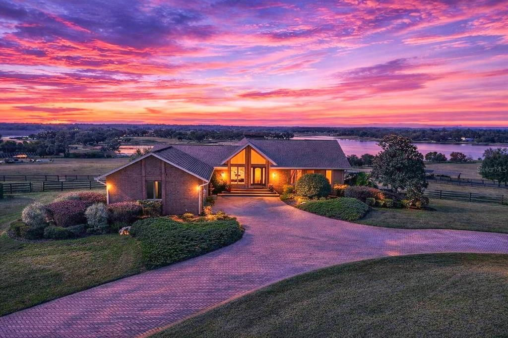 На продажу: $2,895,000 (4 спален, 4 ванн, 3530 Квадратных фут)
