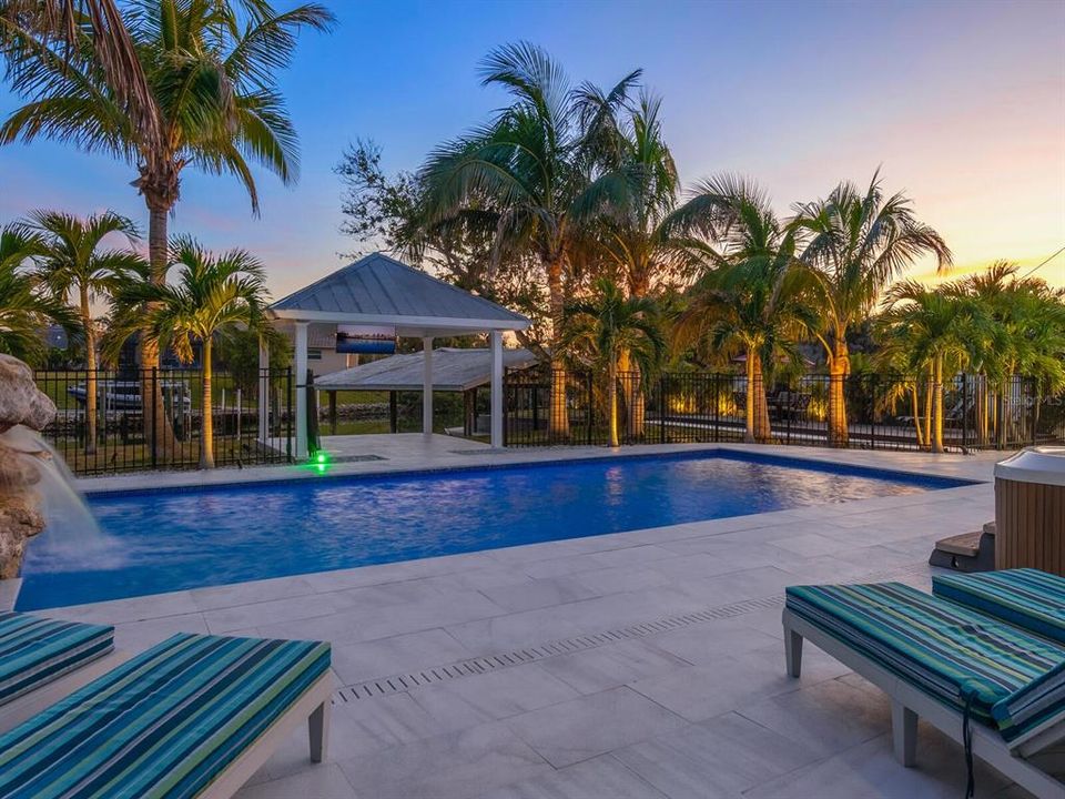 En Venta: $1,650,000 (5 camas, 3 baños, 4166 Pies cuadrados)
