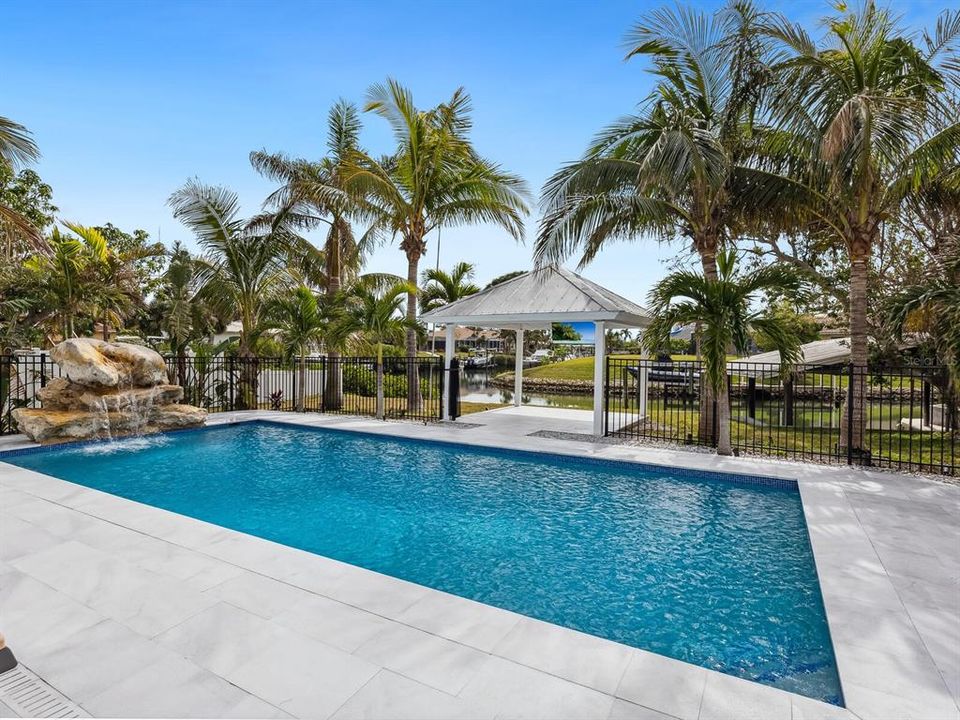 En Venta: $1,650,000 (5 camas, 3 baños, 4166 Pies cuadrados)