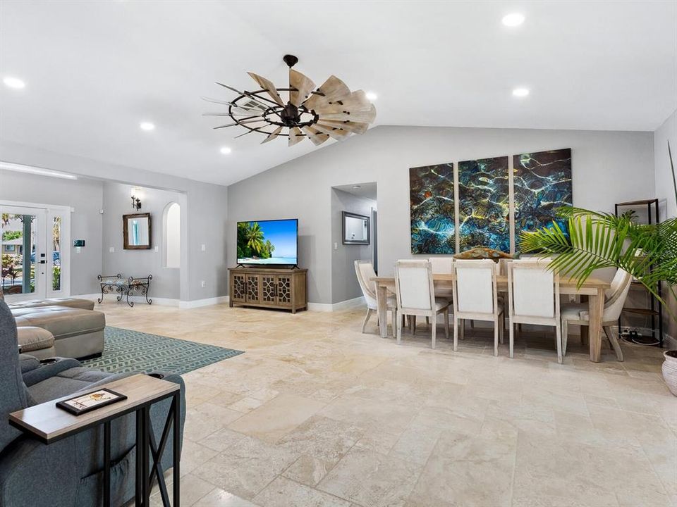 En Venta: $1,650,000 (5 camas, 3 baños, 4166 Pies cuadrados)