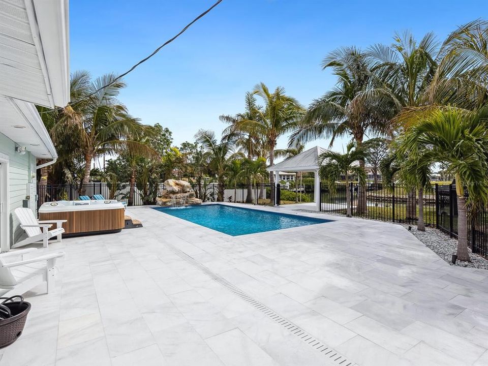 En Venta: $1,650,000 (5 camas, 3 baños, 4166 Pies cuadrados)