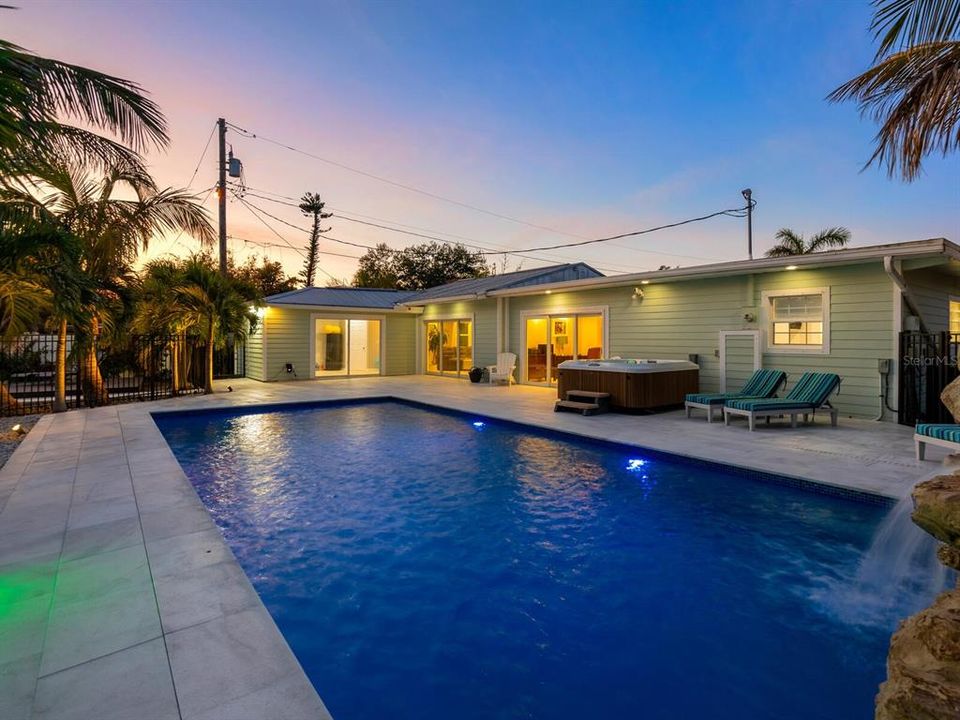 En Venta: $1,650,000 (5 camas, 3 baños, 4166 Pies cuadrados)