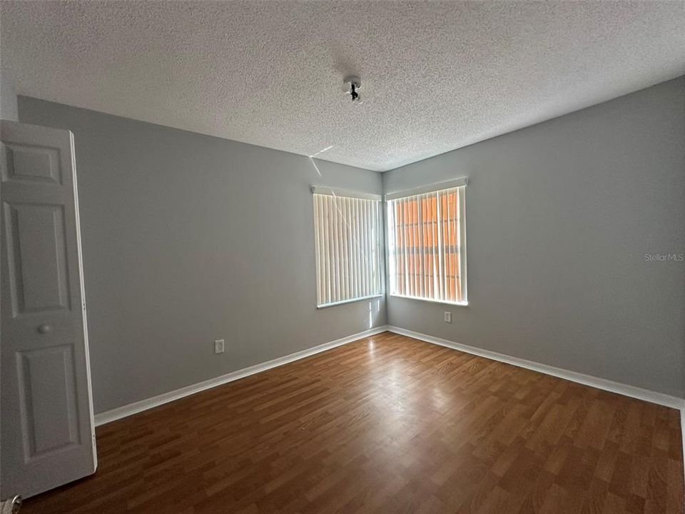 For Rent: $1,500 (3 beds, 2 baths, 1350 Square Feet)