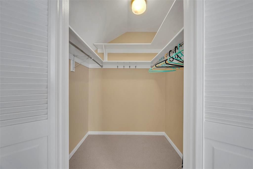 For Sale: $329,000 (4 beds, 3 baths, 2029 Square Feet)