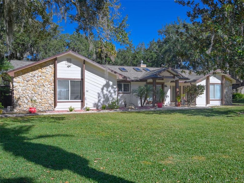Vendido Recientemente: $625,000 (5 camas, 3 baños, 3617 Pies cuadrados)