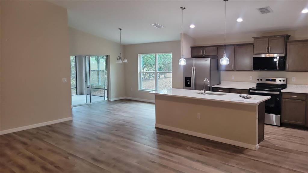 En Venta: $309,000 (3 camas, 2 baños, 1776 Pies cuadrados)