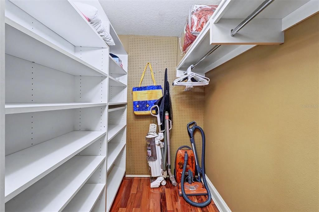 For Sale: $1,199,990 (3 beds, 2 baths, 1589 Square Feet)