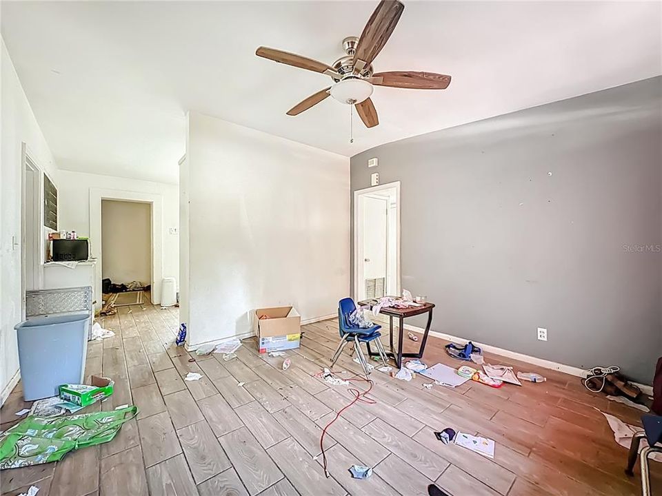 Active With Contract: $133,385 (4 beds, 2 baths, 1680 Square Feet)