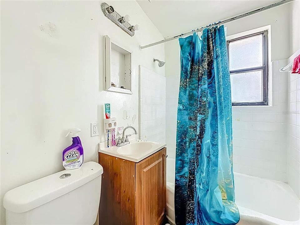 Active With Contract: $133,385 (4 beds, 2 baths, 1680 Square Feet)