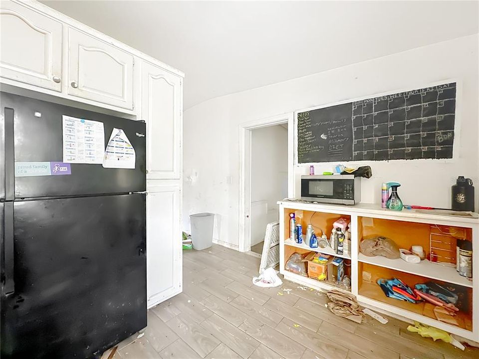 Active With Contract: $133,385 (4 beds, 2 baths, 1680 Square Feet)