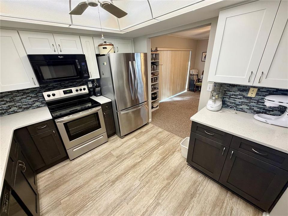 For Sale: $145,000 (2 beds, 2 baths, 1176 Square Feet)