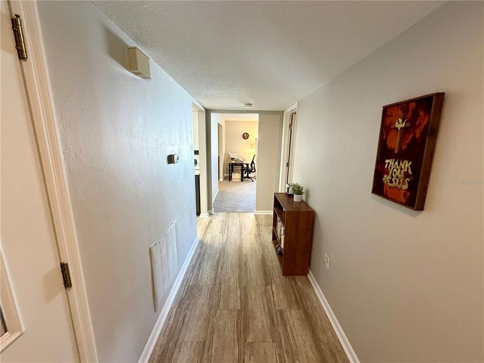 For Sale: $145,000 (2 beds, 2 baths, 1176 Square Feet)